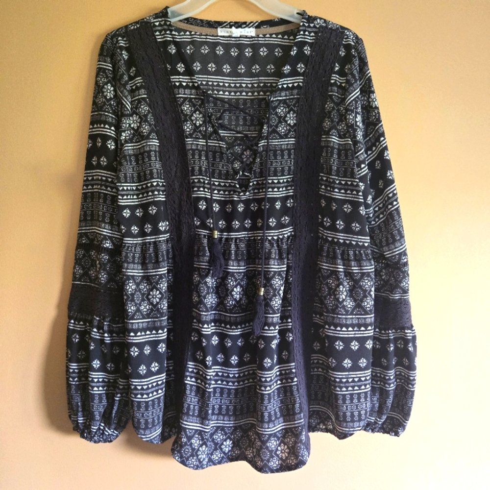 hint of mint Boho Embroidered Accent Top, PTP=19.5"